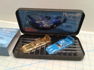 Die Cast 1:64 Racing Champions Plymouth Richard Petty Superbird Gold and Blue - Picture 1 of 5