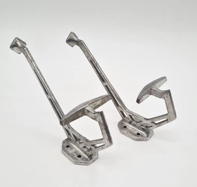 2 anciennes patères en métal alu porte manteau mural art déco, Eiffel - B39 - Photo 1/4
