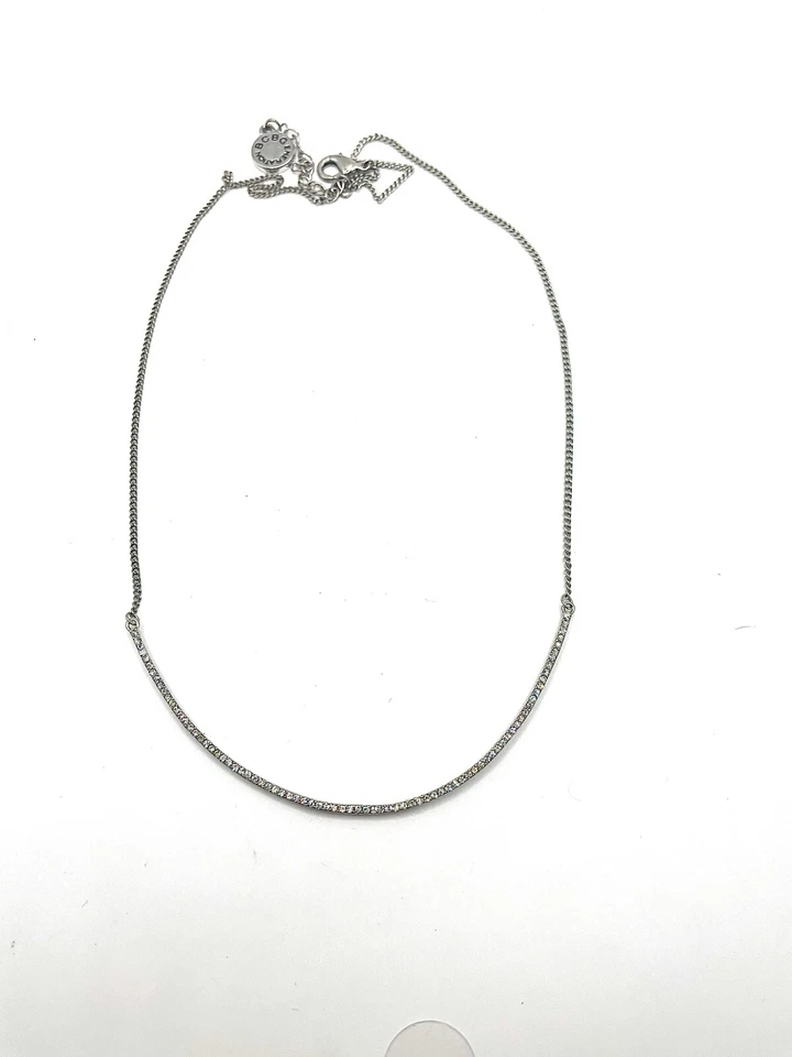 Collar Colgante BCBGeneration Cristal Tono Plata Forma Semicírculo  Foto 1 de 4