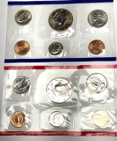 1997 U.S. Mint Set Uncirculated Original Government Packaging - Collectible Cover