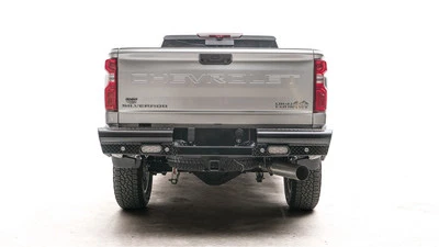 FAB FOURS CH08-T1450-1 BLACK REAR REPLACEMENT BUMPER FOR SILVERADO Foto 1 de 4
