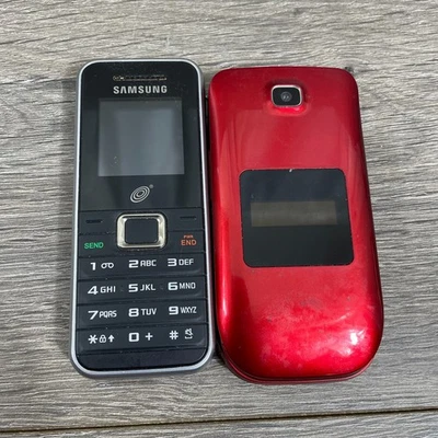 Samsung Consumer Cellular Flip Phone SGH-S125G TracFone Bar Cell Phones Lot of 2 - Image 1 of 4