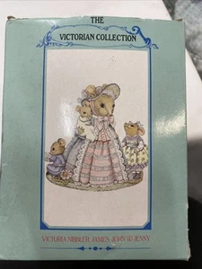 Collezione vittoriana "Victoria Nibbler, James, John & Jenny" - Foto 1 di 4