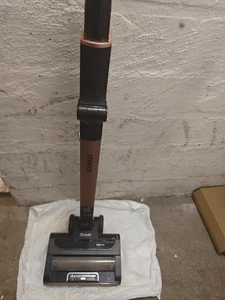 Shark IZ400DE Akku Staubsauger Stielsauger Clean Sense iQ Bodendüse - Bild 1 von 2