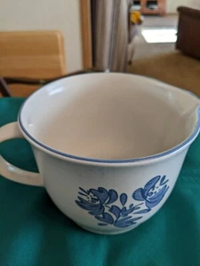 Pfaltzgraf Yorktowne  Batter Bowl - Picture 1 of 3