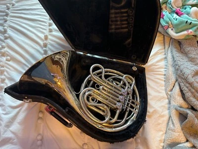 Cuerno francés doble Holton H379 níquel macizo plata Foto 1 de 4