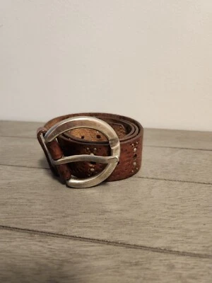 Cinturón Fossil Bohemio Cuero Genuino, Talla Pequeña, Marrón con Detalles Metálicos. Foto 1 de 4