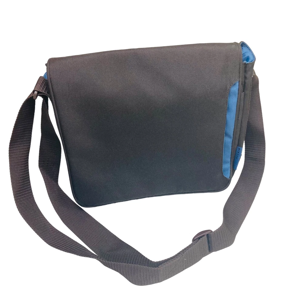 Bolsa de almacenamiento de viaje acolchada Belkin negra/azul - cierre con solapa 10x9x3" bolsa para tableta Foto 1 de 4