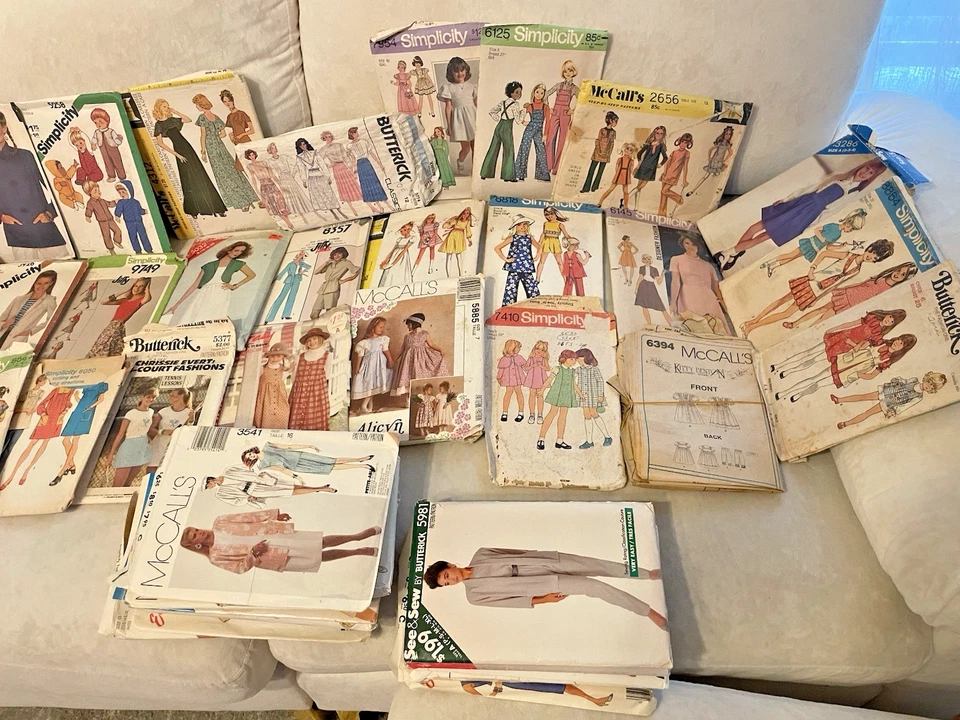Lote de 75 patrones de costura vintage diferentes de los años 70 y 80 cortados y sin cortar 8 libras. Foto 1 de 4