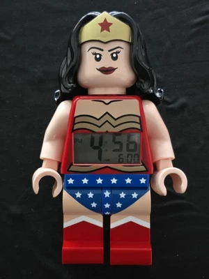 LEGO Mujer Maravilla Pantalla Digital Reloj Despertador DC Comics Juguete de Acción 9009877 Funciona Foto 1 de 3