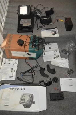 GARMIN FISH FINDER 250 B&W. WORKING. 2 X TRANSDUCERS, cables, portable case etc - Image 1 of 4
