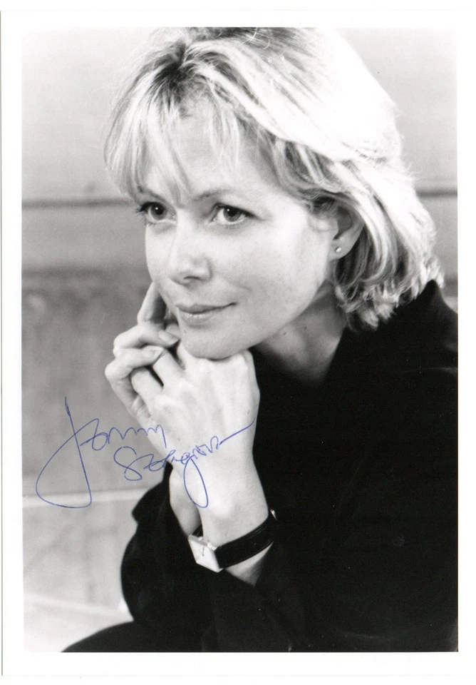 Jenny Seagrove hand signed photo - Image 1 of 2