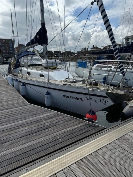 1982 Bruce Roberts Norwest Sloop 34 - Image 1 of 4