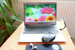 Samsung Serie 5 535U l 13 pulgadas ULTRABOOK l 8GB RAM l Windows 10 Pro 64 l ... - Imagen 1 de 9