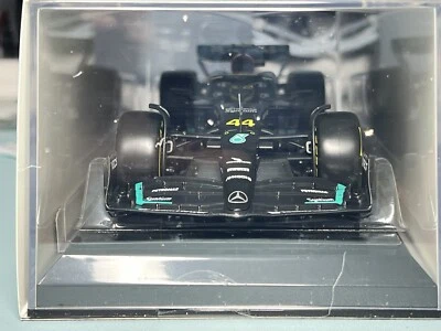 Coche modelo Mercedes AMG Lewis Hamilton Bburago 1:24 W14 #44 F1 2023 Foto 1 de 4