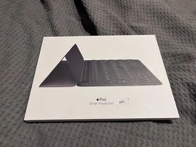 Apple Smart Keyboard for iPad Pro 10.5" 7th & 8th / iPad Air 3rd Gen - MX3L2LL/A - Image 1 of 3