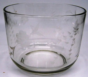 DE COLECCIÓN - VIDRIO ARTÍSTICO TRANSPARENTE DE FRUTA GRABADO REDONDO 5.5"" X 4.25"" TAZÓN PARA SERVIR FLORAL - Imagen 1 de 3