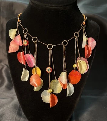 colar de miçangas de concha tingida multicolorido assinado pela natureza - Imagem 1 de 4