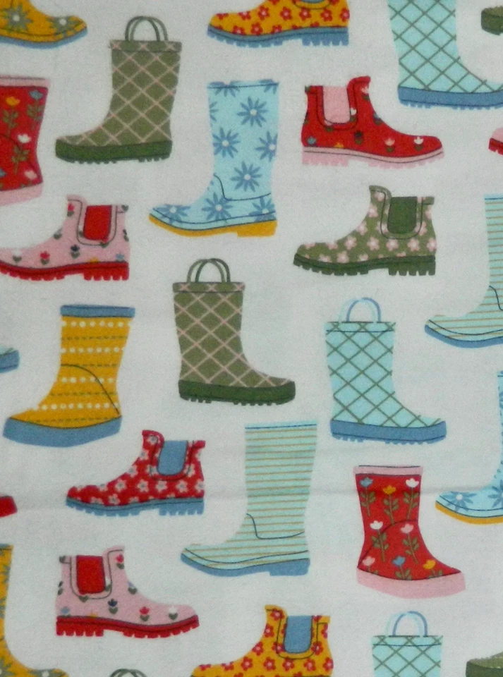 BOLT 8 JARDAS TECIDO DE FLANELA SUPER ACONCHEGANTE SEM CORTES WELLIES EM BOTAS DE CHUVA JOANN BRANCAS - Imagem 1 de 1