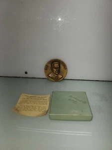 Vintage DAG HAMMARSKJOLD Medallion Coin Heroes of Peace Bronze 1st in Series - Picture 1 of 1