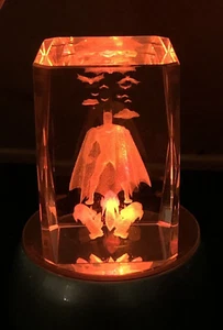 Bat Man - 3D Laser Etched Crystal Colour Changing Base Night light Boxed New - Picture 1 of 12
