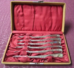 SQUIRREL 6 Nut Picks in Fitted Case 1884 Silverplate Excellent No Monograms - Picture 1 of 8
