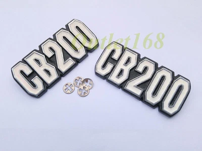 Par Honda CB200 CB 200 Marco Lateral Aire Limpieza Cubierta Emblema Insignia Logo Con Clips Foto 1 de 4