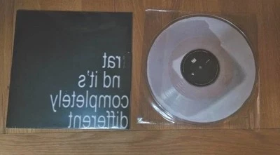 Charli XCX Brat And It’s Completely Different Powder Filled  Vinyl LTD Edition - Bild 1 von 4