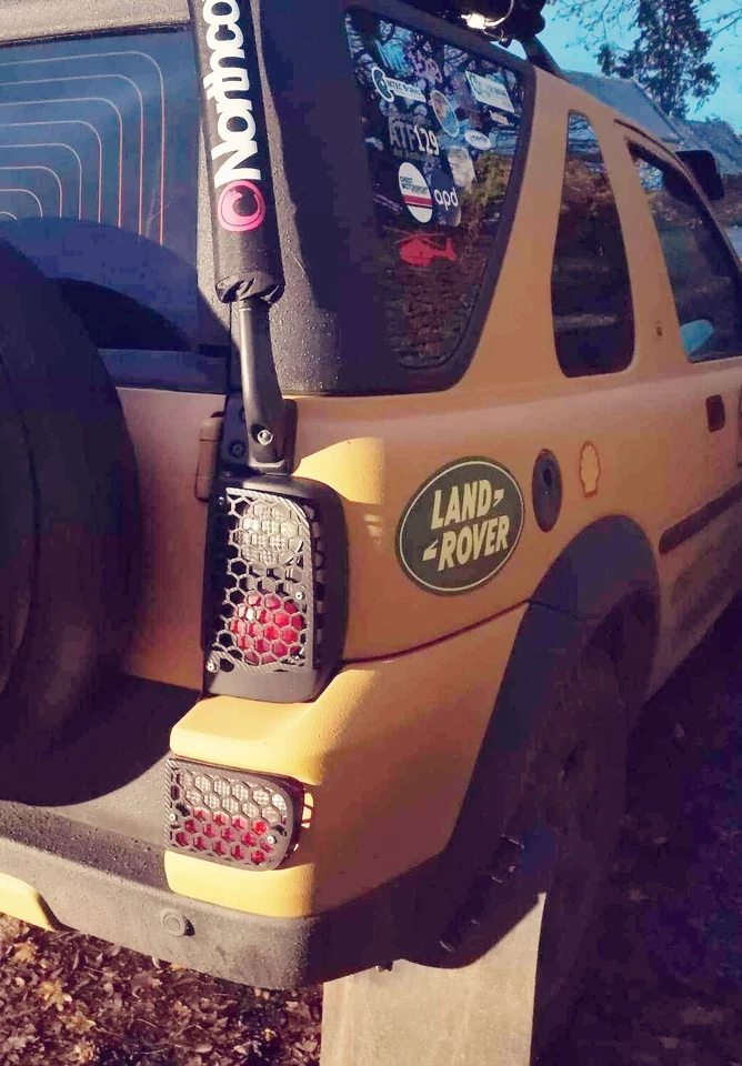 landrover freelander 1 face lift REAR LIGHT GUARDS (full set)  - Image 1 of 4