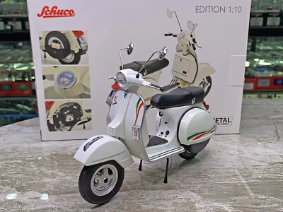 Schuco 1/10 Biacho Vespa PX 150 /PX125 Holiday Bike Diecast Collection model - Image 1 of 4
