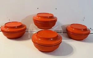 Lotto di 4 ciotole e coperchi vintage TUPPERWARE Seal N Serve 1595 - Foto 1 di 5