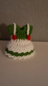 Miniatur Kleid, Mini Deko, Wichtel Kleidung, Strickkleid grün , weiß, rot - Bild 1 von 3