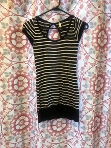 Dolce Vita, Striped Black And White Blouse With Opening In Back, Size Medium - Picture 1 of 4