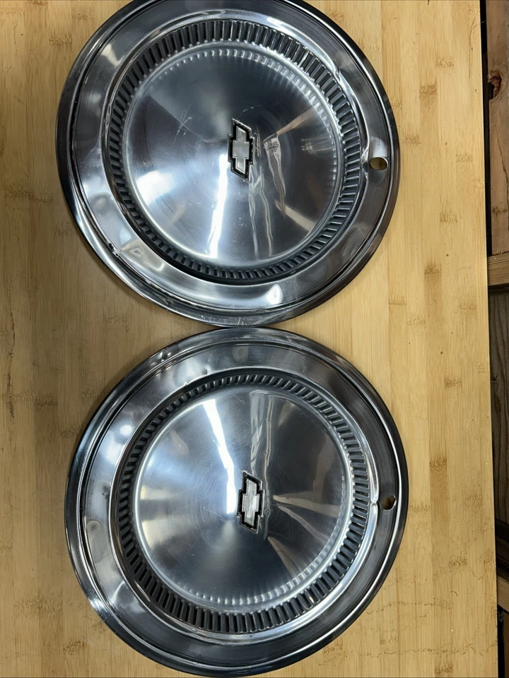 Chevrolet Impala, Chevelle Malibu: 1975, tapacubos de fábrica de 15 pulgadas Foto 1 de 4