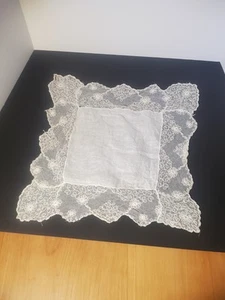ANTIQUE LACE  handmade Victorian French wedding handkerchief Chantilly style - Picture 1 of 6