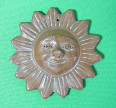Arte de pared colgante cara sol terracota 5,5 pulgadas Foto 1 de 4