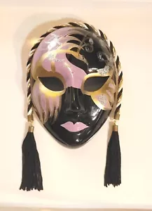 Maschera vintage in ceramica dipinta a mano martedì grasso grande 6 pollici giglio viola/oro - Foto 1 di 5