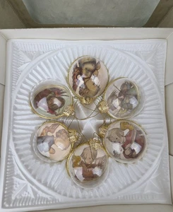 6 VINTAGE 1975 DIORAMA DOUBLE SIDE  PLASTIC  HUMMEL CHRISTMAS ORNAMENTS GERMANY - Picture 1 of 14