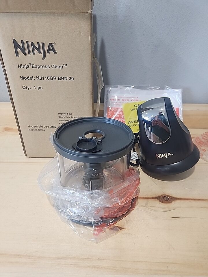 Ninja Food Chopper Express Chop with 200-Watt 16 oz bowl New Open Box