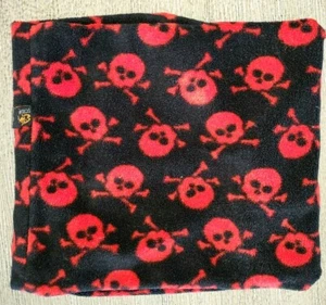 boys red black SKULLS FLEECE NECK WARMER by SCREAMER soft warm ONE SIZE @@ - Picture 1 of 1