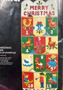 ~ VERY RARE ~ BUCILLA felt kit 12 DAYS OF CHRISTMAS CARD HOLDER w/ dowels 48644 - Picture 1 of 9