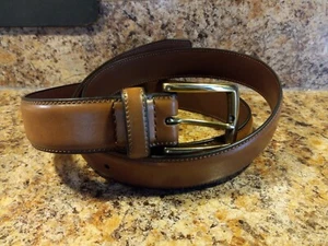 Cintura uomo Croft&Barrow marrone chiaro con similpelle nera larghezza 1 1/4" misura:40 - Foto 1 di 30