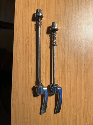 Brochetas plateadas Dura Ace 7700 F&R Foto 1 de 4