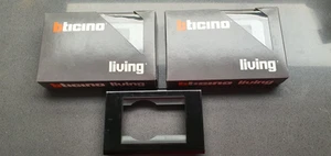 2 PLACCHE BTICINO LIVING CLASSIC COLORE NERO 4750NR 3 POSTI PER SCHUKO E PRESA - Picture 1 of 1