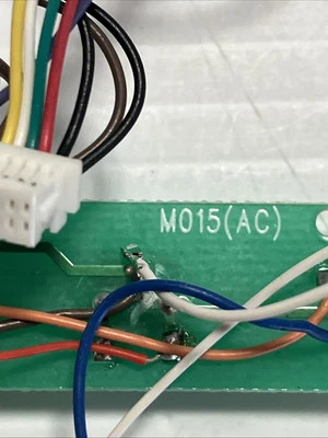 MTH HO Off On Switch Circuit Board with 1 White Marker LED For Parts , Read Pls - Imagem 1 de 4