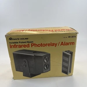 Safe House Invisible Pulsed Beam Infrared Photorelay / Alarm 49-307 Radio Shack - Picture 1 of 2