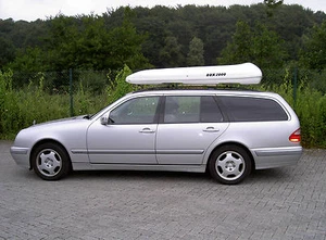 Flache Grosse Stabile Premium Dachbox aus GFK ALB 800 grau Gepäckbox von MOBILA - Bild 1 von 2