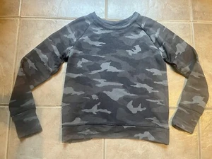Athleta Girl Crossback Camo Sweatshirt Black size XS/6 EUC - Picture 1 of 2