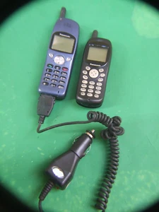 2 xVintage 1998 Panasonic  Mobile Phones Untested Collectables Decor  Parts Only - Bild 1 von 6
