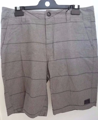 NUEVO CON ETIQUETAS RIP CURL HOMBRE TANIN WALK SHORT 100% Algodón Gris talla 32 código 1-71 RP$54,50 Foto 1 de 2